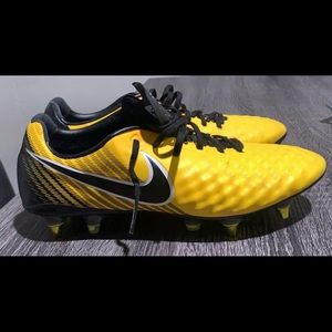 Nike tiempos size 9